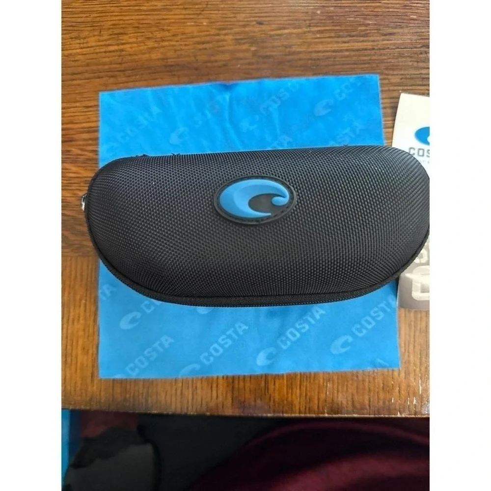 Costa sunglasses case‎ and cleaning towel